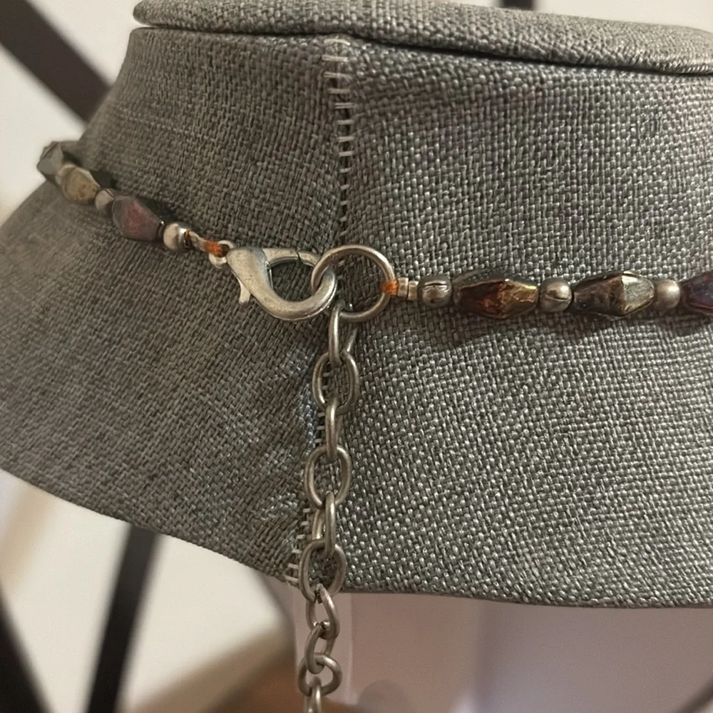 Gala beaded 24 inches necklace silvertone pendant - Picture 3 of 4